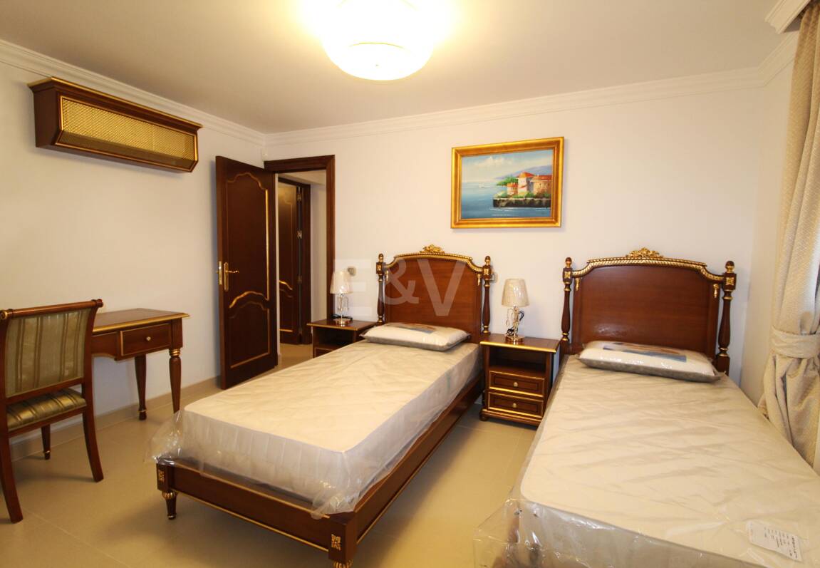 Large Estate Just 300 Meters from the Sea