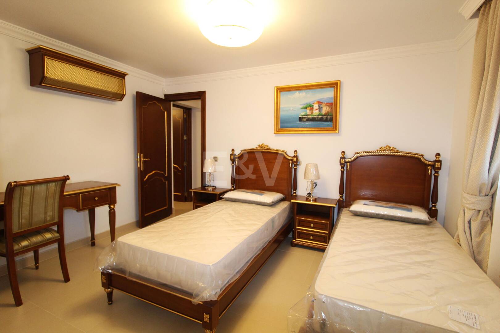 Large Estate Just 300 Meters from the Sea