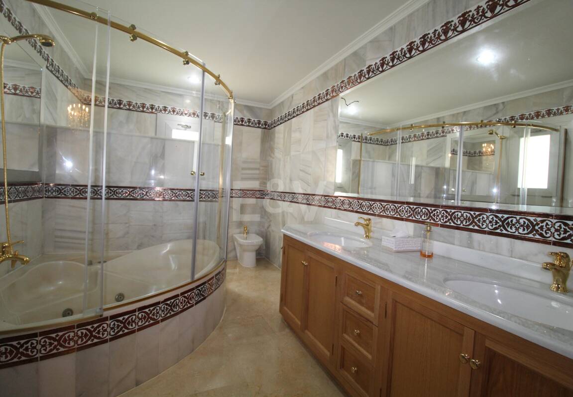 Large Estate Just 300 Meters from the Sea