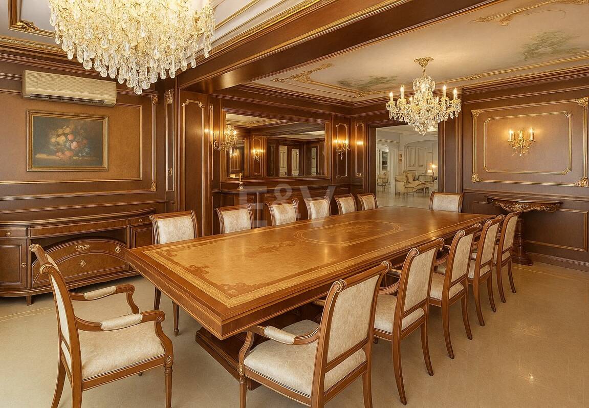 Large Estate Just 300 Meters from the Sea