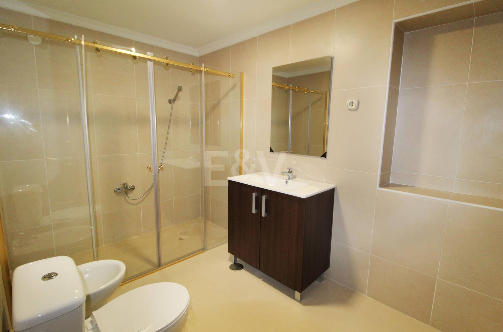 Large Estate Just 300 Meters from the Sea