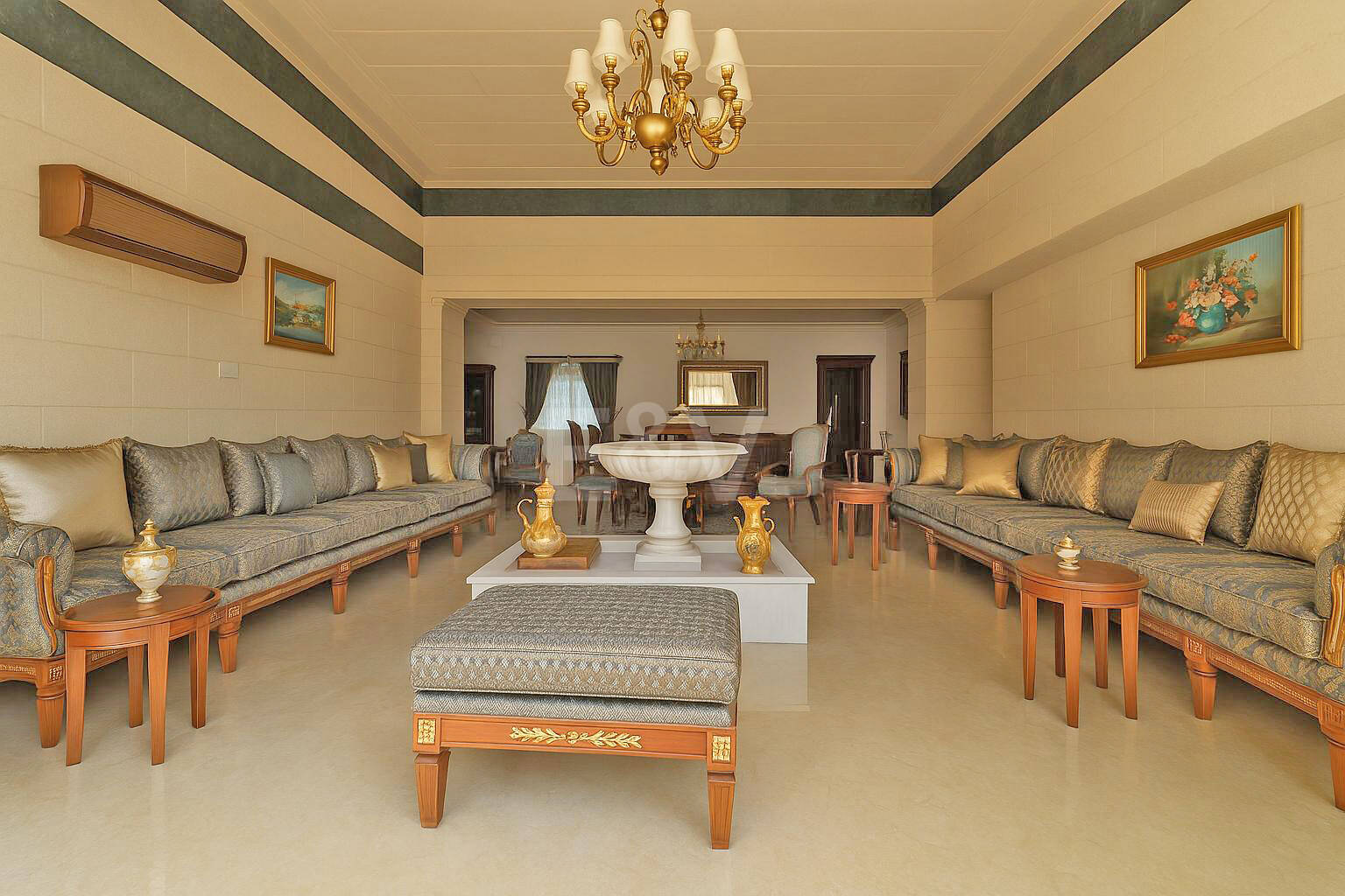 Large Estate Just 300 Meters from the Sea