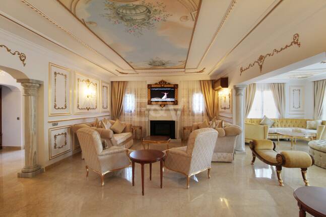 Large Estate Just 300 Meters from the Sea