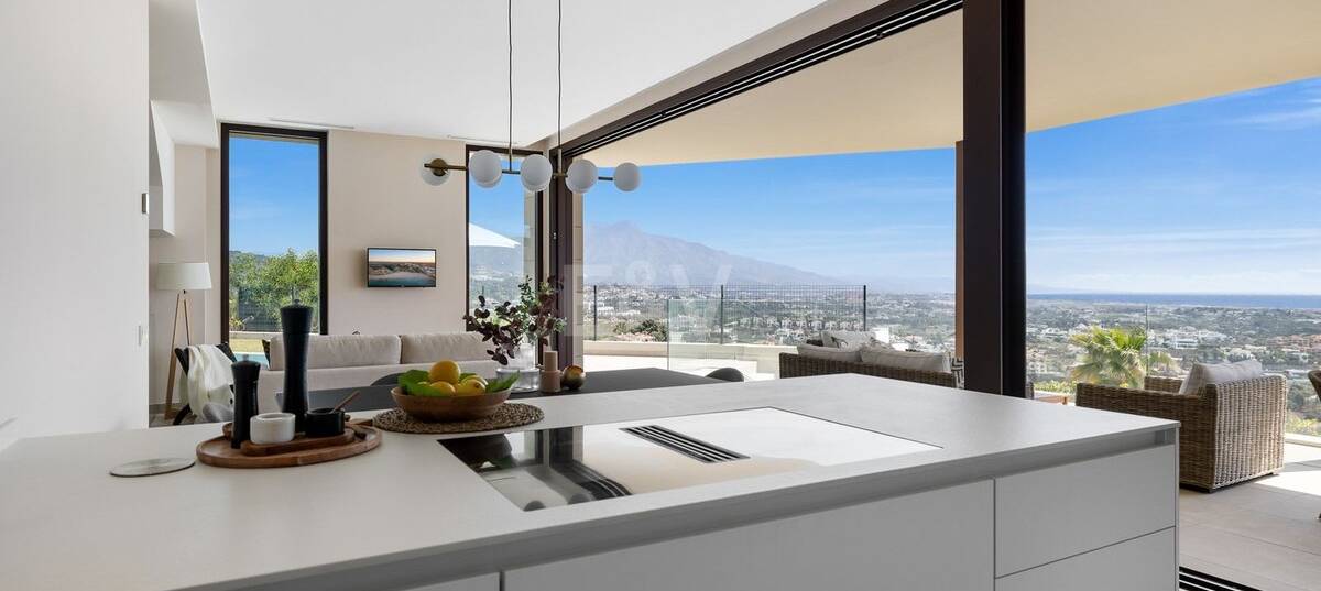 Modern lyxvilla med panoramautsikt över havet i La Alqueria