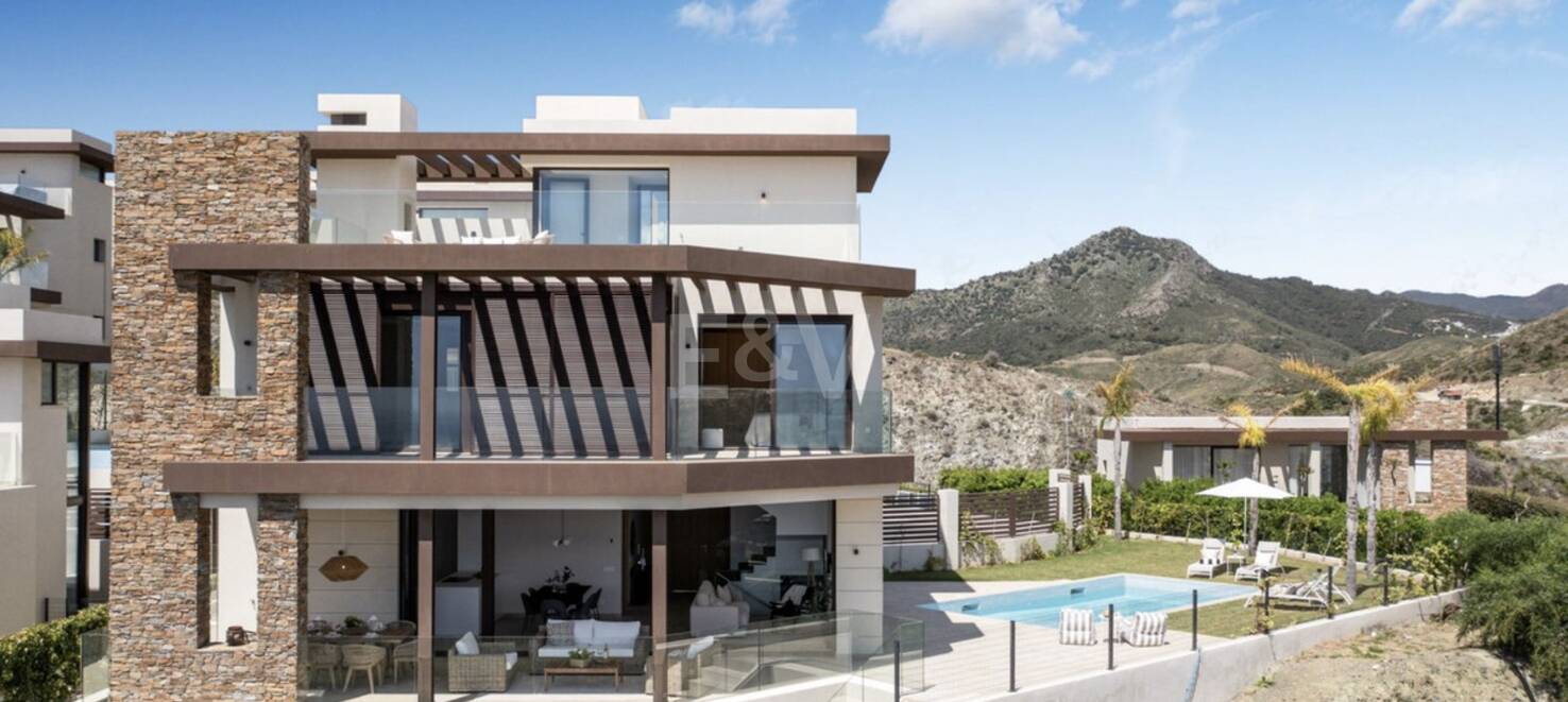 Modern lyxvilla med panoramautsikt över havet i La Alqueria