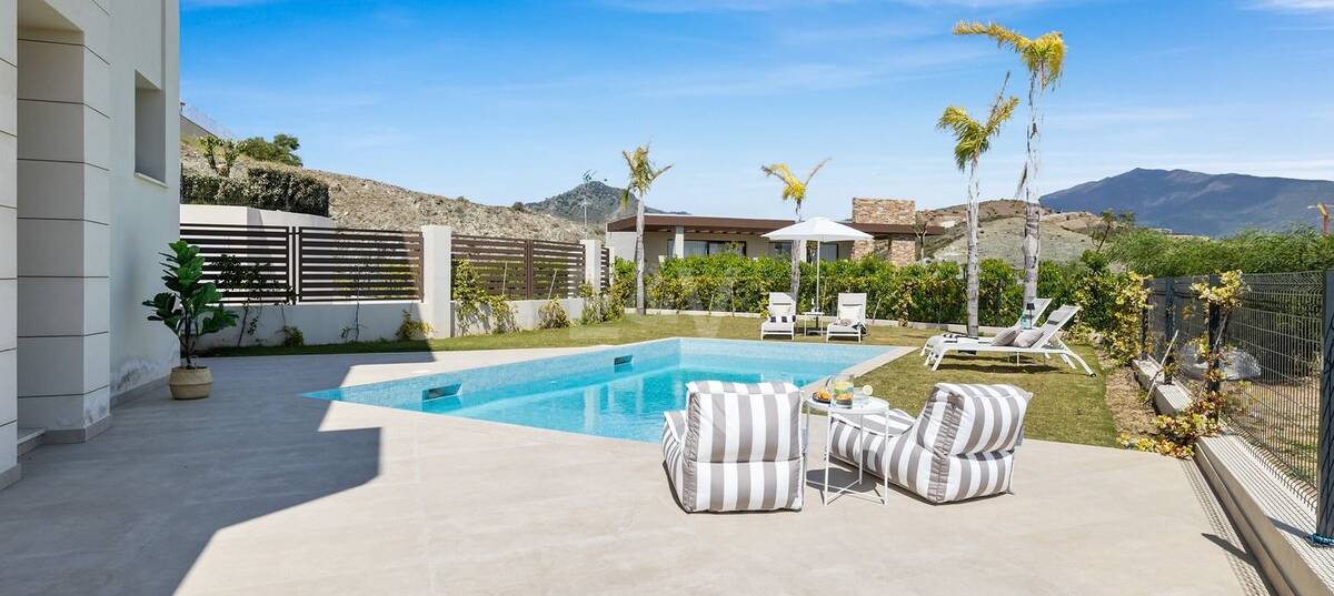 Modern lyxvilla med panoramautsikt över havet i La Alqueria