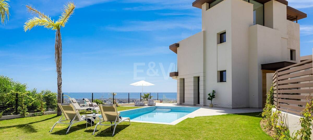 Modern lyxvilla med panoramautsikt över havet i La Alqueria