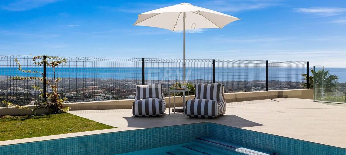 Modern lyxvilla med panoramautsikt över havet i La Alqueria