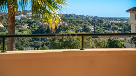 Eckwohnung in Luxuskomplex mit Panoramaterrasse und Meerblick