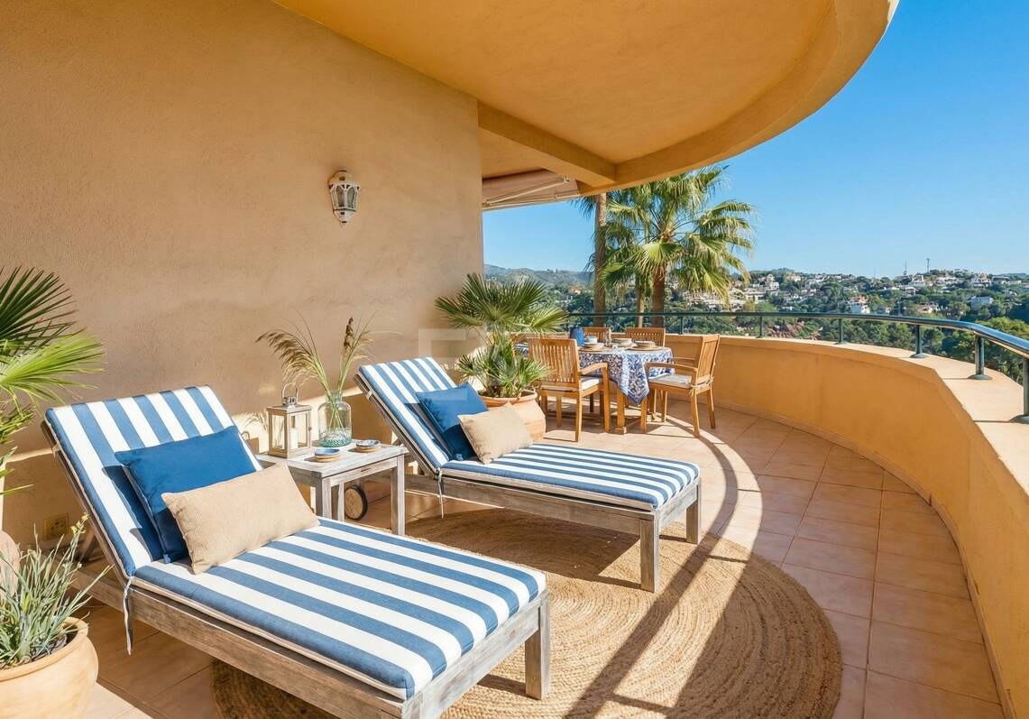 Apartamento en esquina en complejo de lujo con terraza panorámica y vista al mar