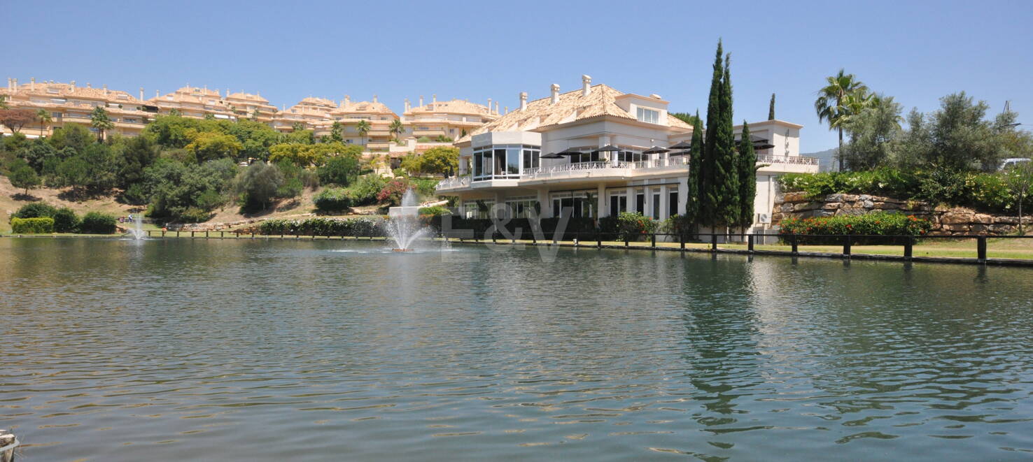 Apartamento de 2 dormitorios en un complejo de lujo con bonita vista al mar