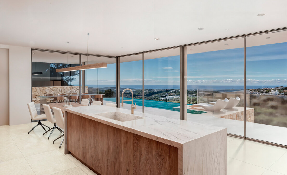 Modern villa with scenic sea and valley views in Monte Mayor