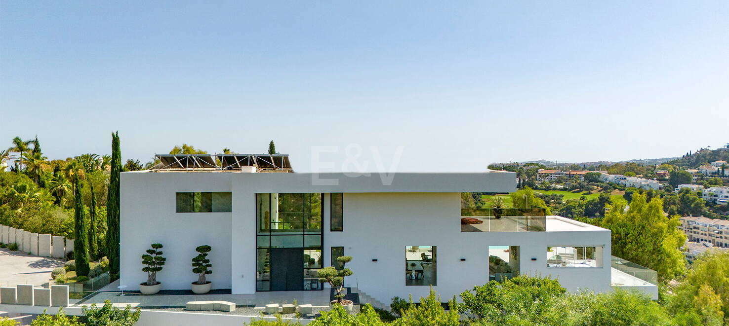 Współczesna Willa z Morzem Panoramicznym i Górą Widok