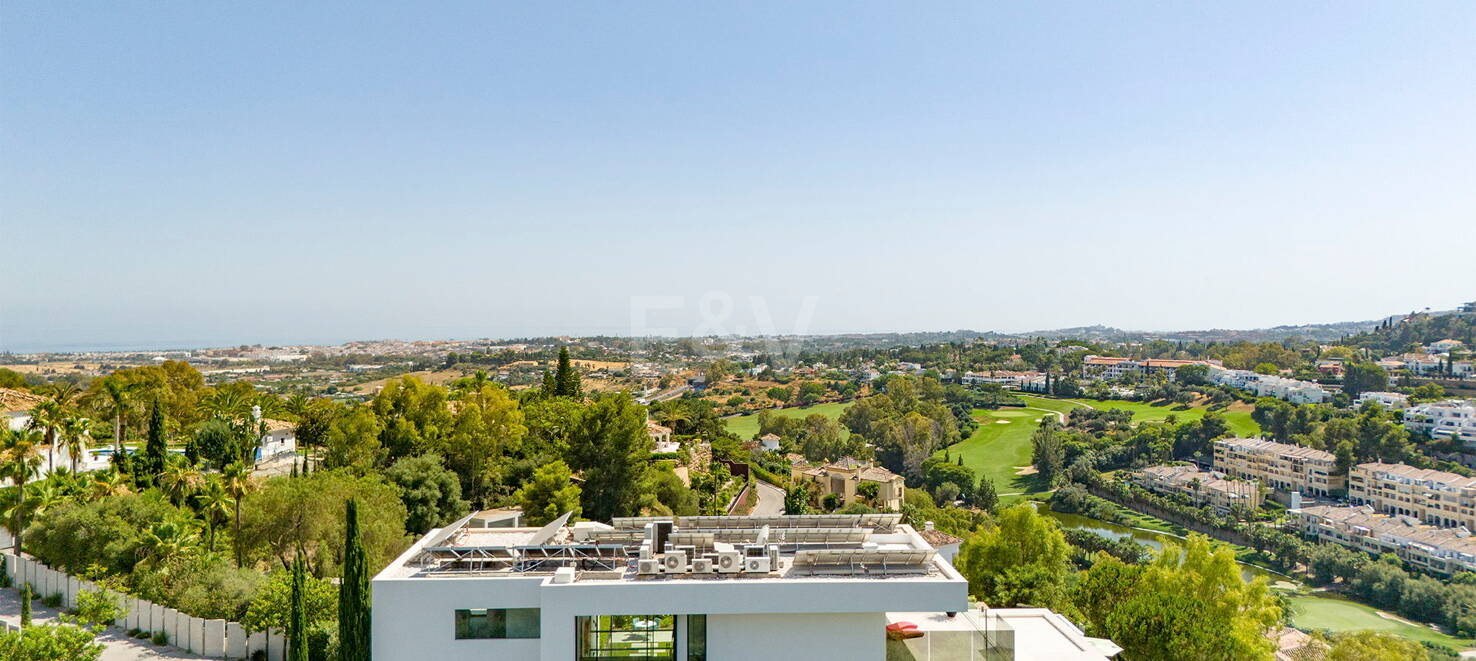 Współczesna Willa z Morzem Panoramicznym i Górą Widok