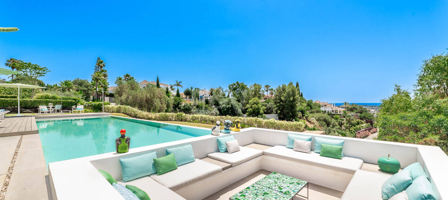 Współczesna Willa z Morzem Panoramicznym i Górą Widok