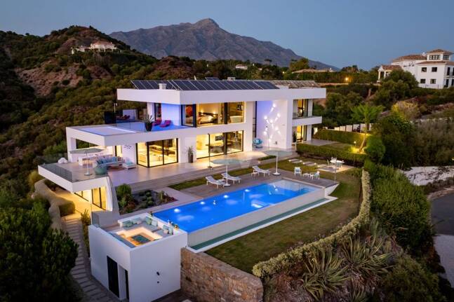 Contemporary Villa with Panoramic Sea & Mountain Views