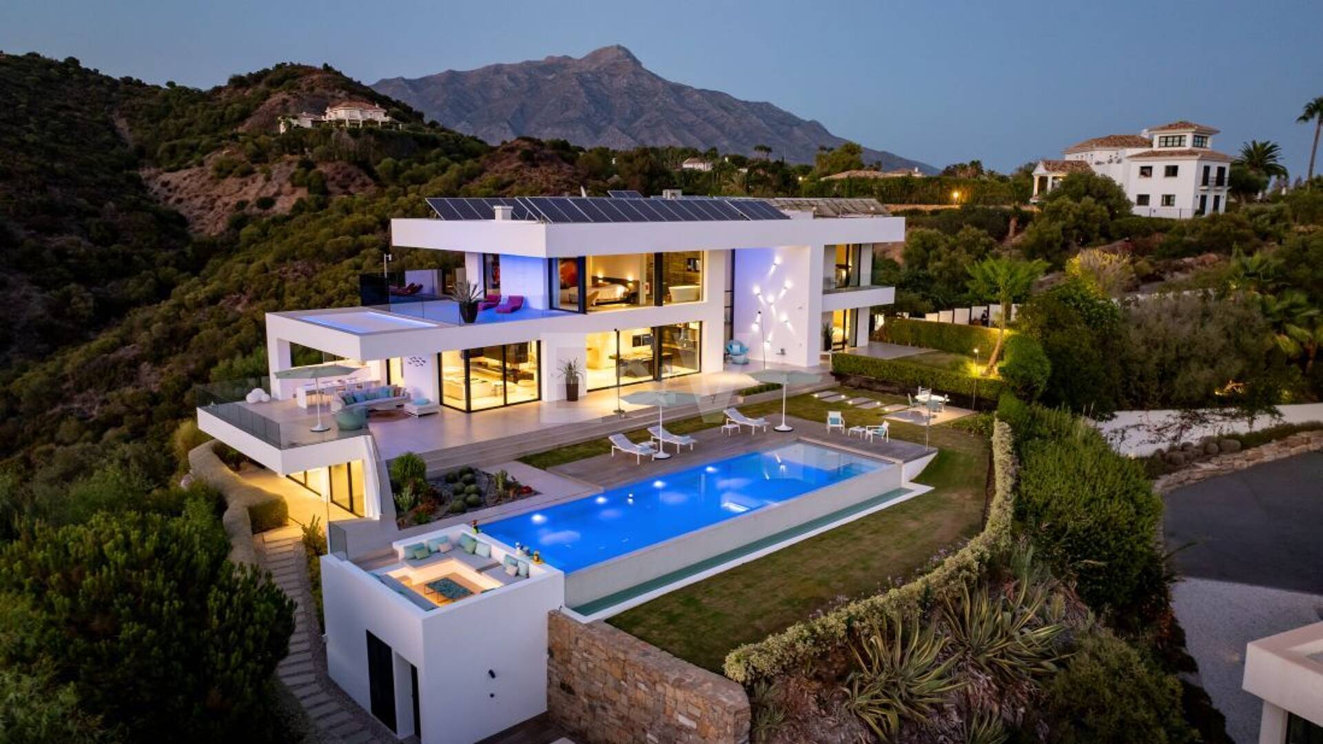 Contemporary Villa with Panoramic Sea & Mountain Views