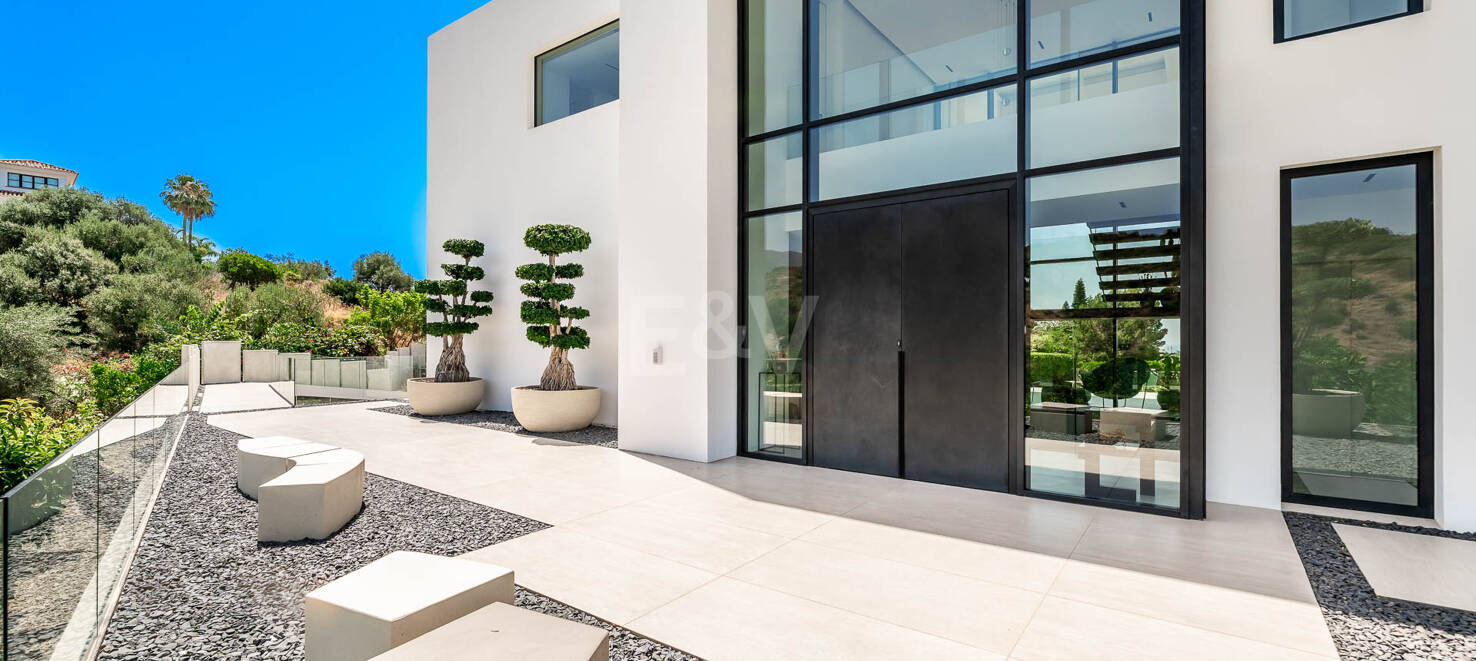 Współczesna Willa z Morzem Panoramicznym i Górą Widok