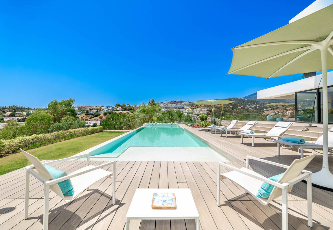 Contemporary Villa with Panoramic Sea & Mountain Views