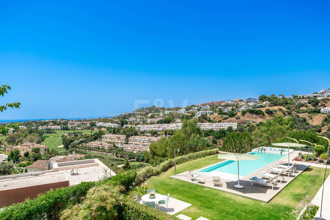 Contemporary Villa with Panoramic Sea & Mountain Views