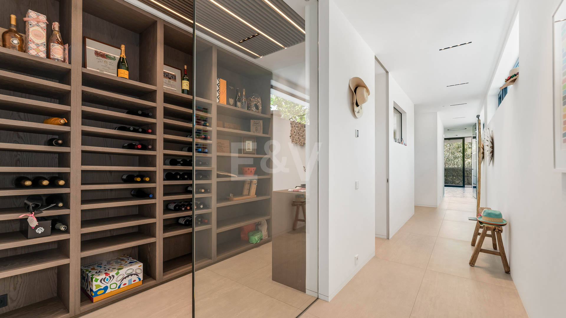 Contemporary Villa with Panoramic Sea & Mountain Views