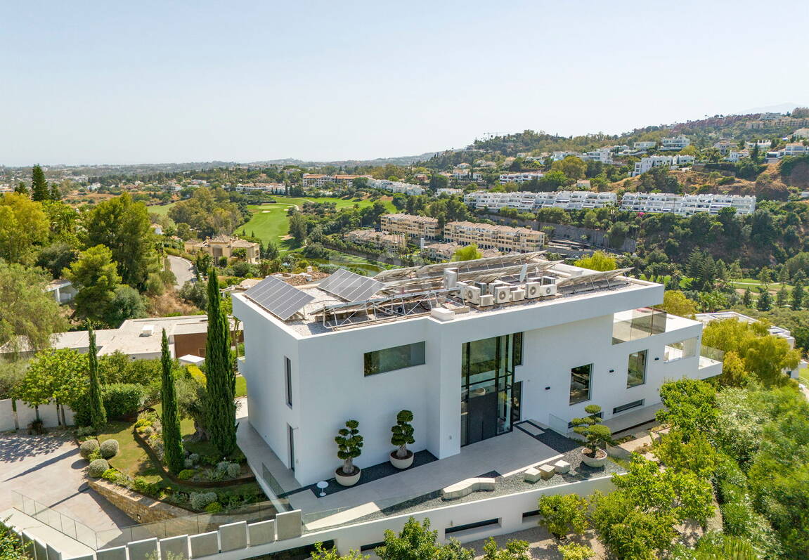 Contemporary Villa with Panoramic Sea & Mountain Views