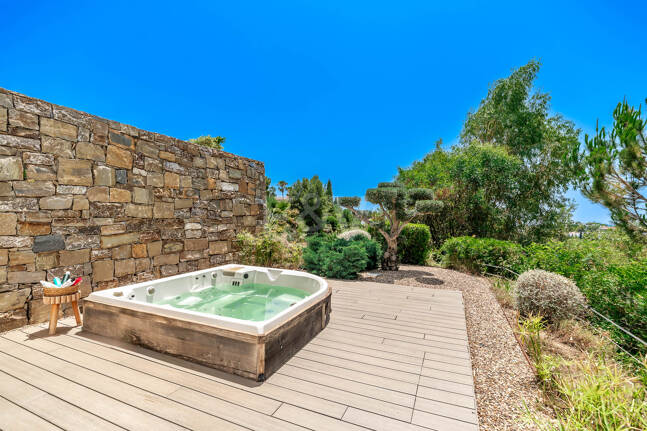 Contemporary Villa with Panoramic Sea & Mountain Views