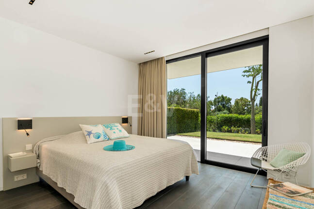 Contemporary Villa with Panoramic Sea & Mountain Views