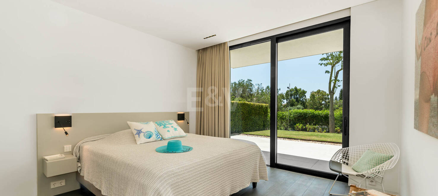 Współczesna Willa z Morzem Panoramicznym i Górą Widok