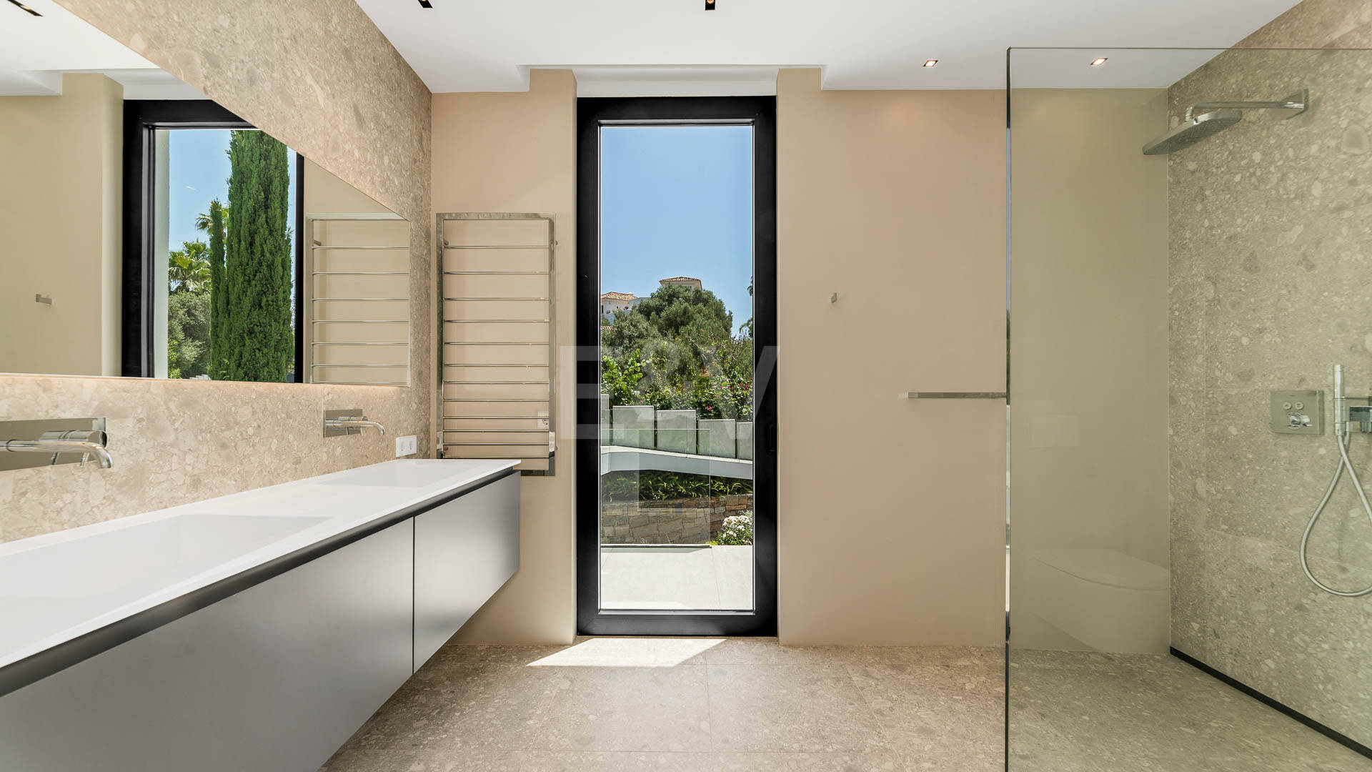 Contemporary Villa with Panoramic Sea & Mountain Views