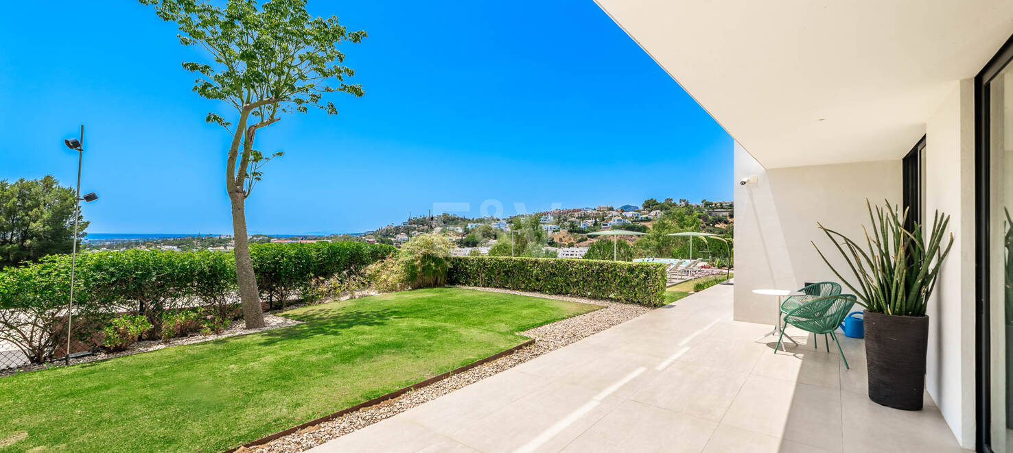 Współczesna Willa z Morzem Panoramicznym i Górą Widok