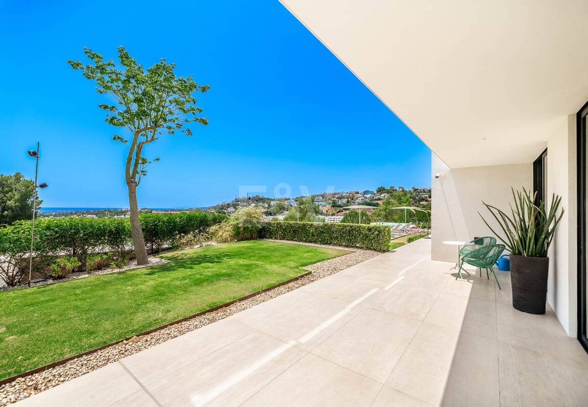 Contemporary Villa with Panoramic Sea & Mountain Views