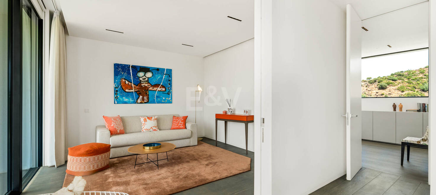 Współczesna Willa z Morzem Panoramicznym i Górą Widok