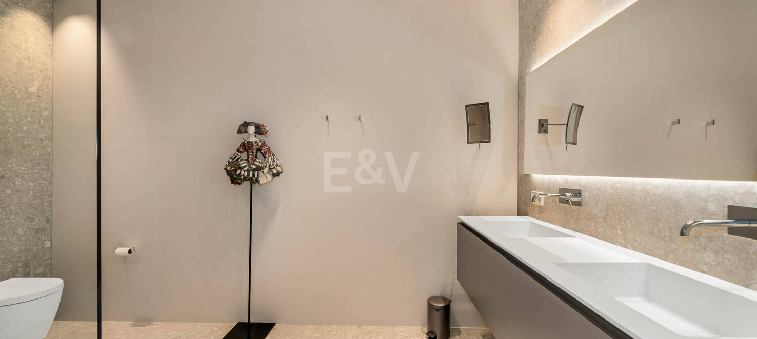 Współczesna Willa z Morzem Panoramicznym i Górą Widok