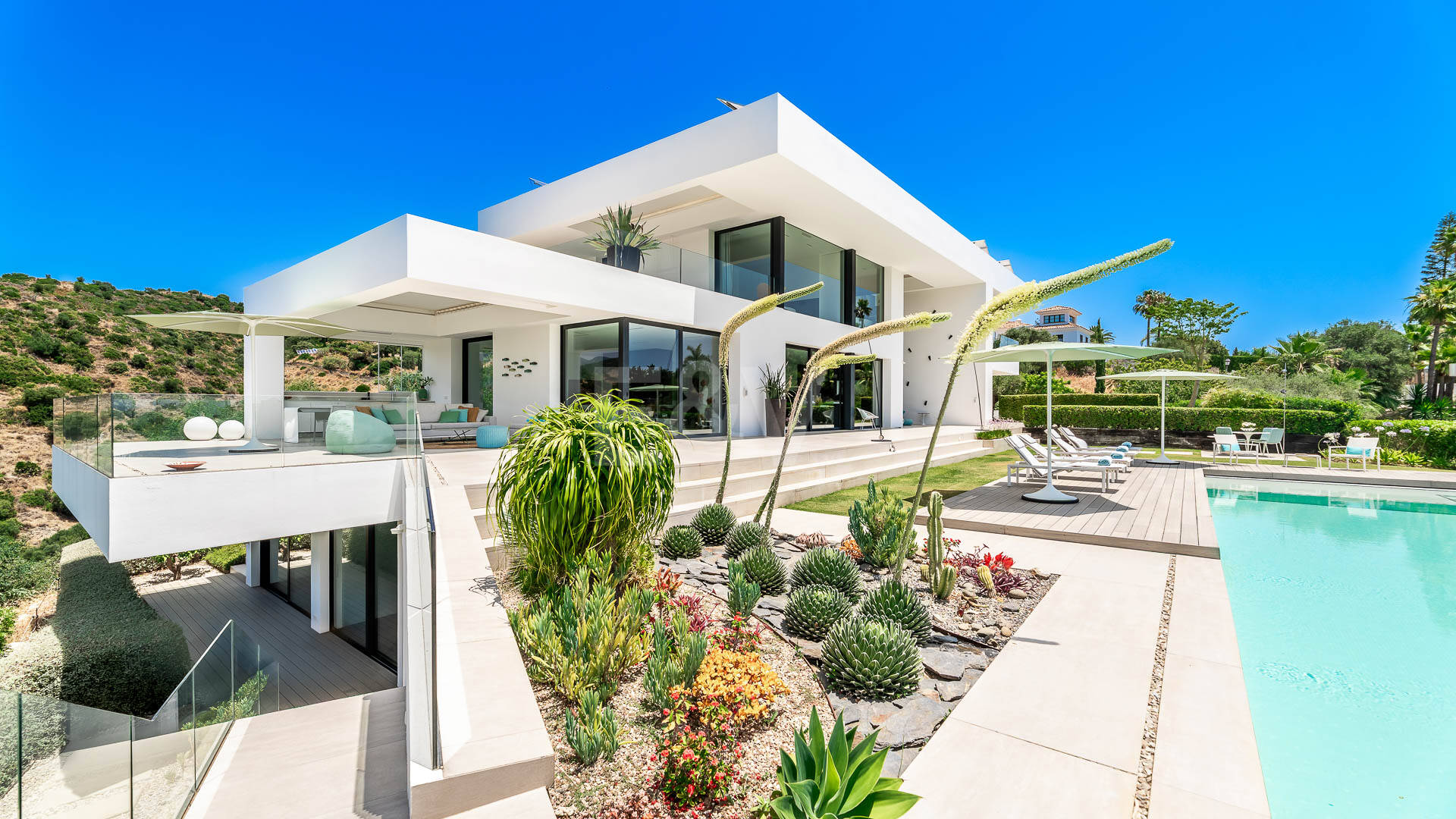 Contemporary Villa with Panoramic Sea & Mountain Views