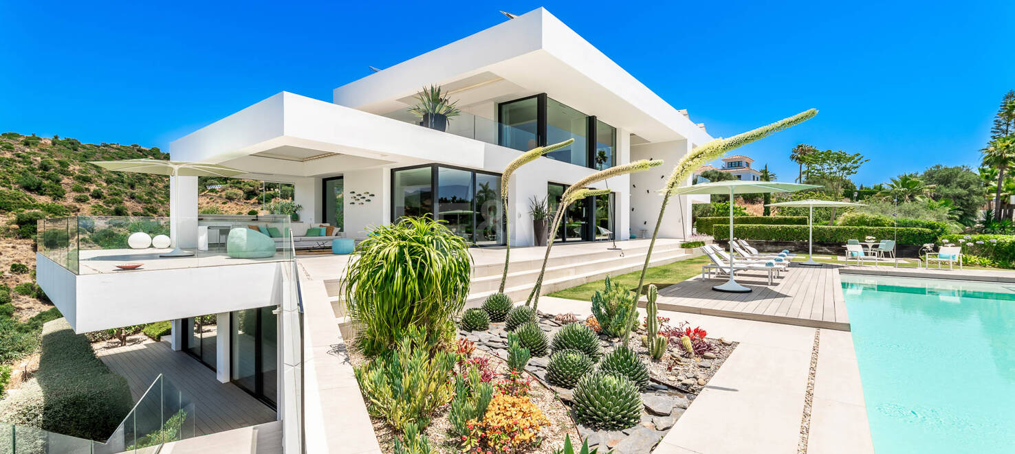 Współczesna Willa z Morzem Panoramicznym i Górą Widok