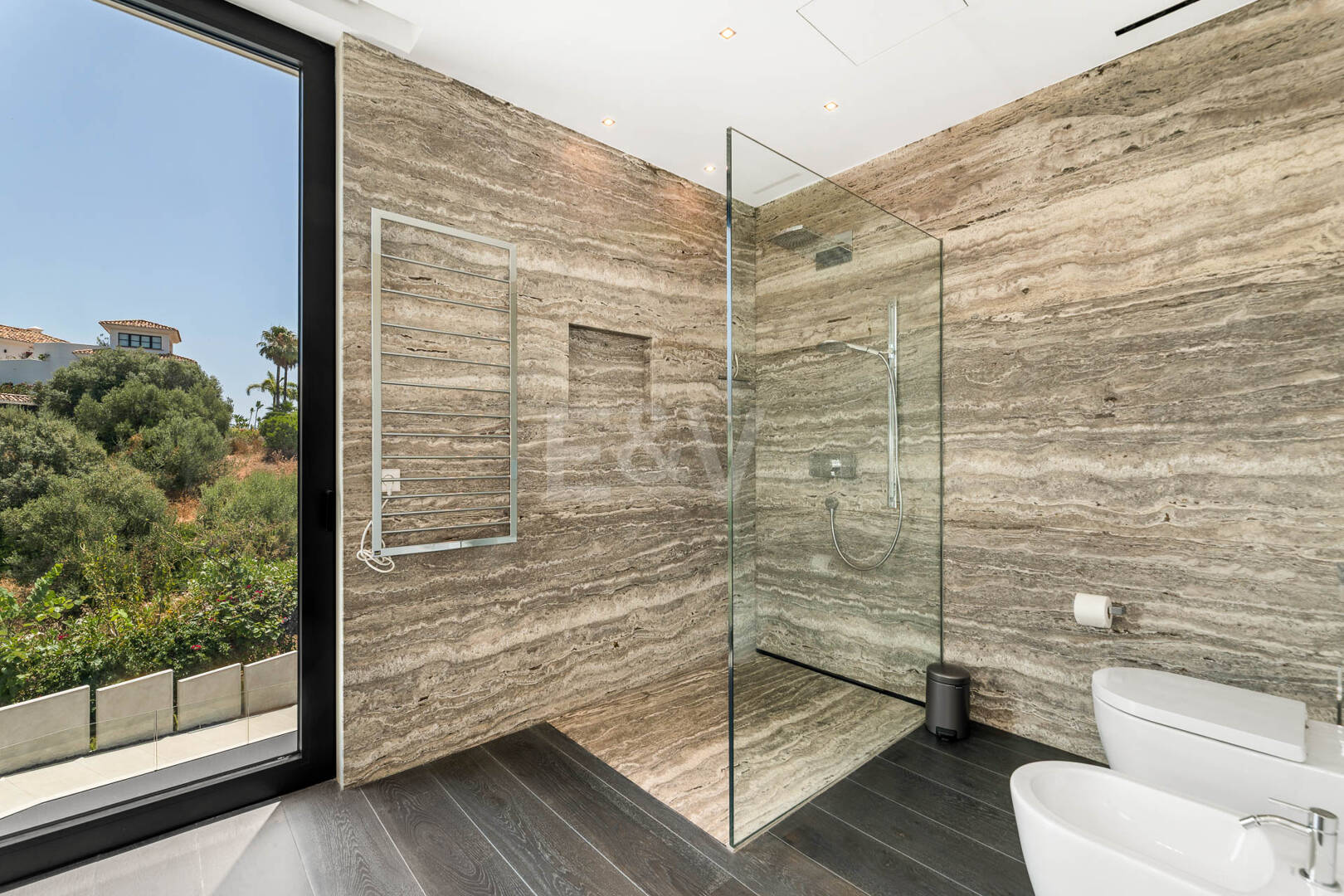 Contemporary Villa with Panoramic Sea & Mountain Views