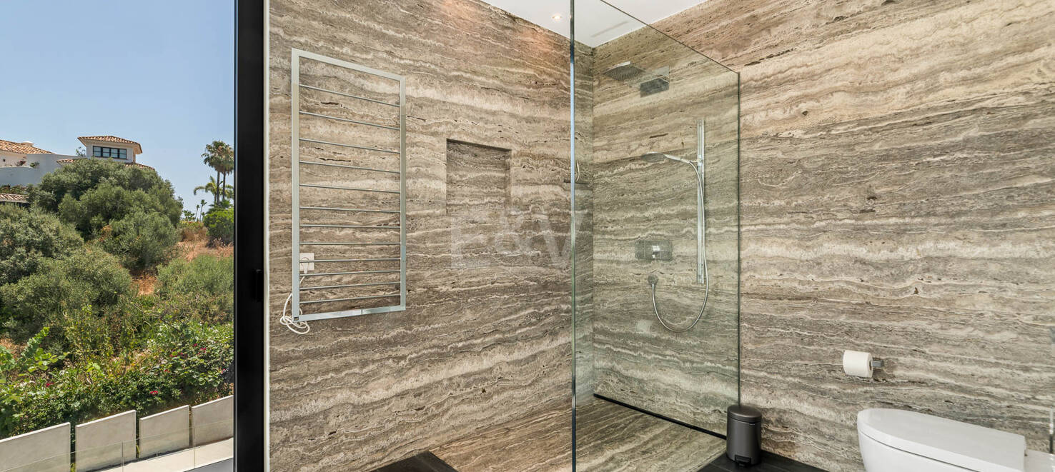 Współczesna Willa z Morzem Panoramicznym i Górą Widok