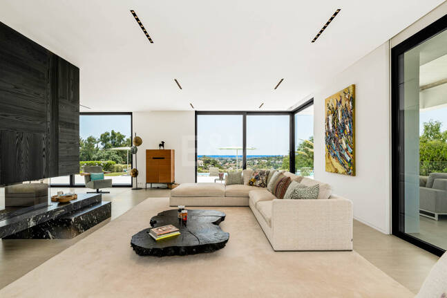 Contemporary Villa with Panoramic Sea & Mountain Views