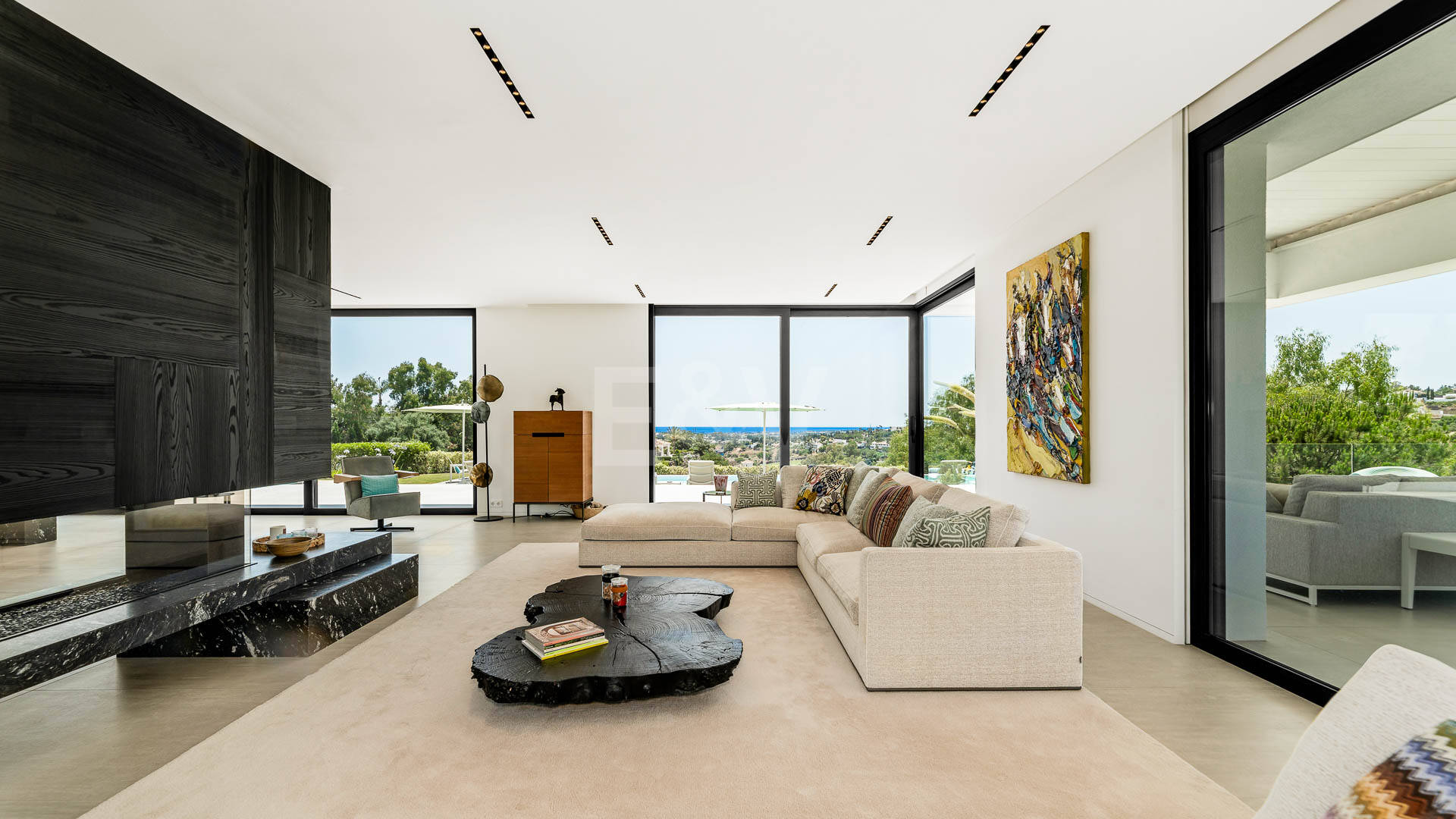 Contemporary Villa with Panoramic Sea & Mountain Views