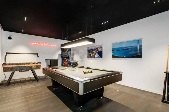 Contemporary Villa with Panoramic Sea & Mountain Views