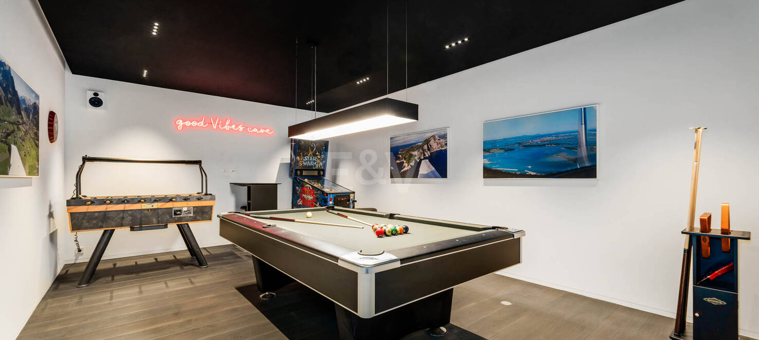 Współczesna Willa z Morzem Panoramicznym i Górą Widok