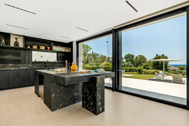 Contemporary Villa with Panoramic Sea & Mountain Views