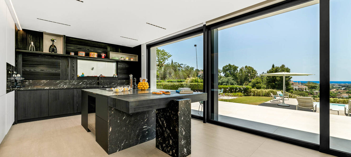 Współczesna Willa z Morzem Panoramicznym i Górą Widok