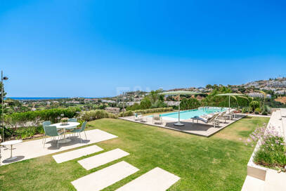 Contemporary Villa with Panoramic Sea & Mountain Views