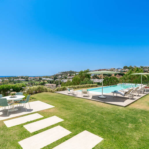 Współczesna Willa z Morzem Panoramicznym i Górą Widok