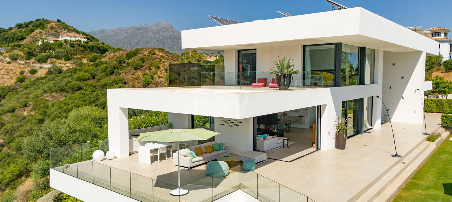 Villa contemporaine avec mer panoramique et montagne Vues