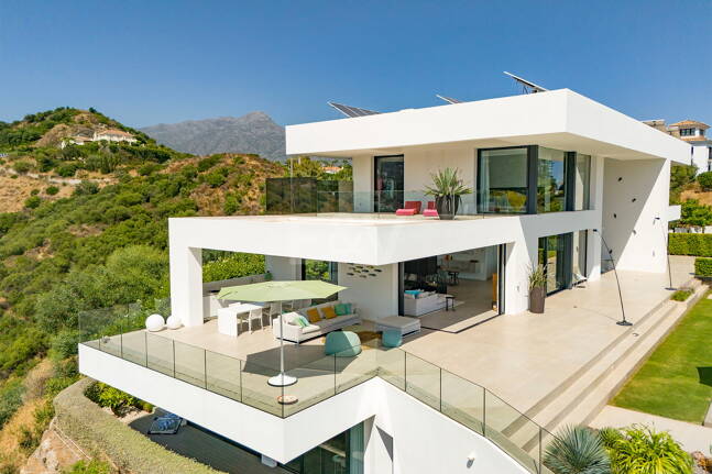 Contemporary Villa with Panoramic Sea & Mountain Views