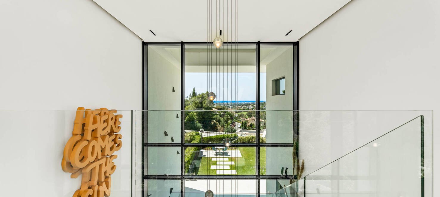 Współczesna Willa z Morzem Panoramicznym i Górą Widok