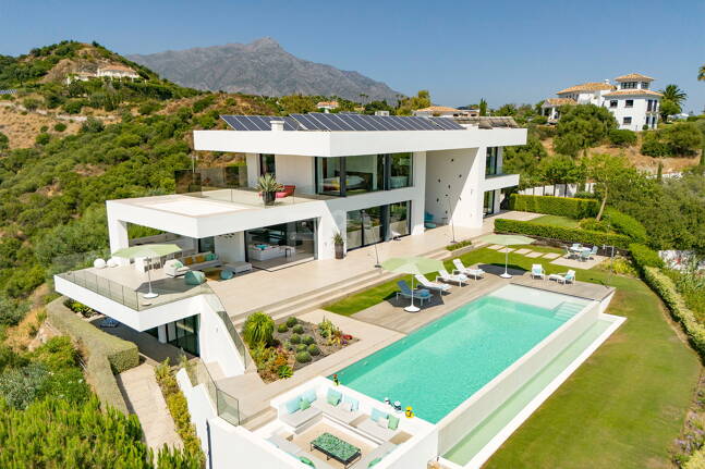 Contemporary Villa with Panoramic Sea & Mountain Views
